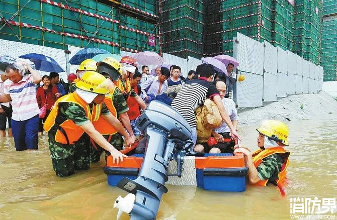 广东消防抗击台风“艾云尼”纪实