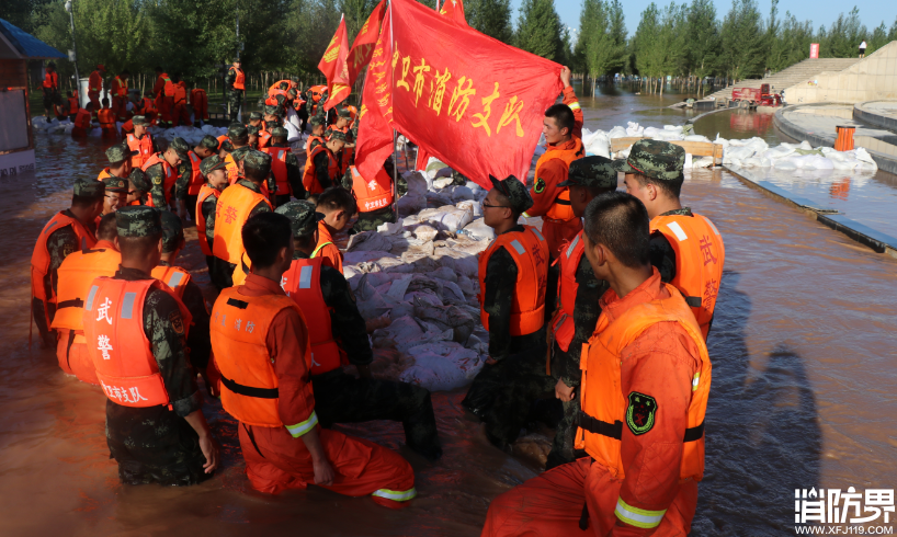 黄河宫景区被淹 消防官兵紧急驰援