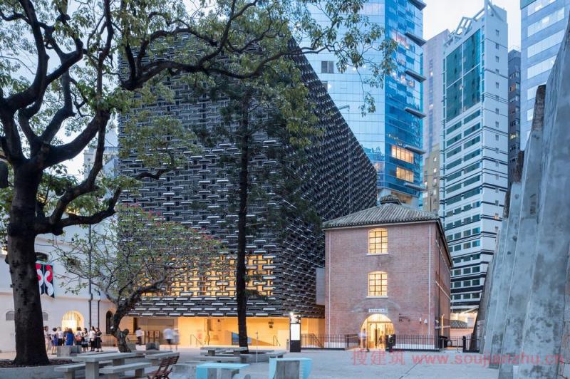 赫尔佐格&徳梅隆(Herzog&deMeuron)