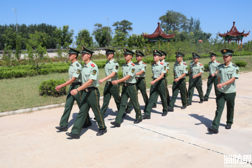 参观烈士陵园 激发爱国情怀