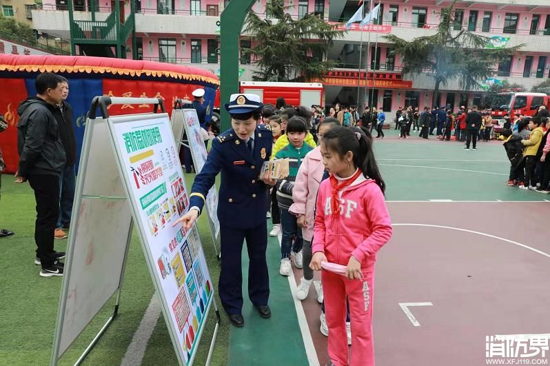 鄂州开展全国中小学生安全教育日消防主题活动